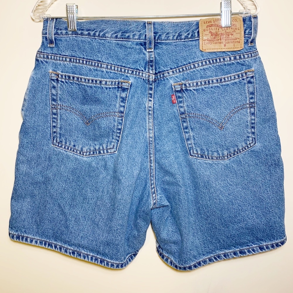 Vintage Levi’s High Waisted Shorts Sz 14